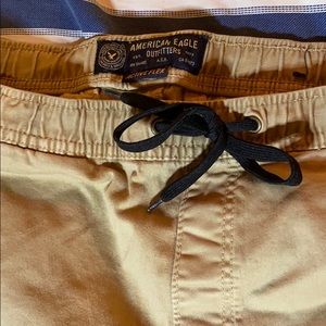American Eagle jogger khaki’s